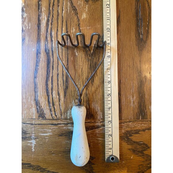 Vintage Rustic Wire Potato Masher With A Distressed Wooden Handle 10" Kitchen To - Picture 6 of 6